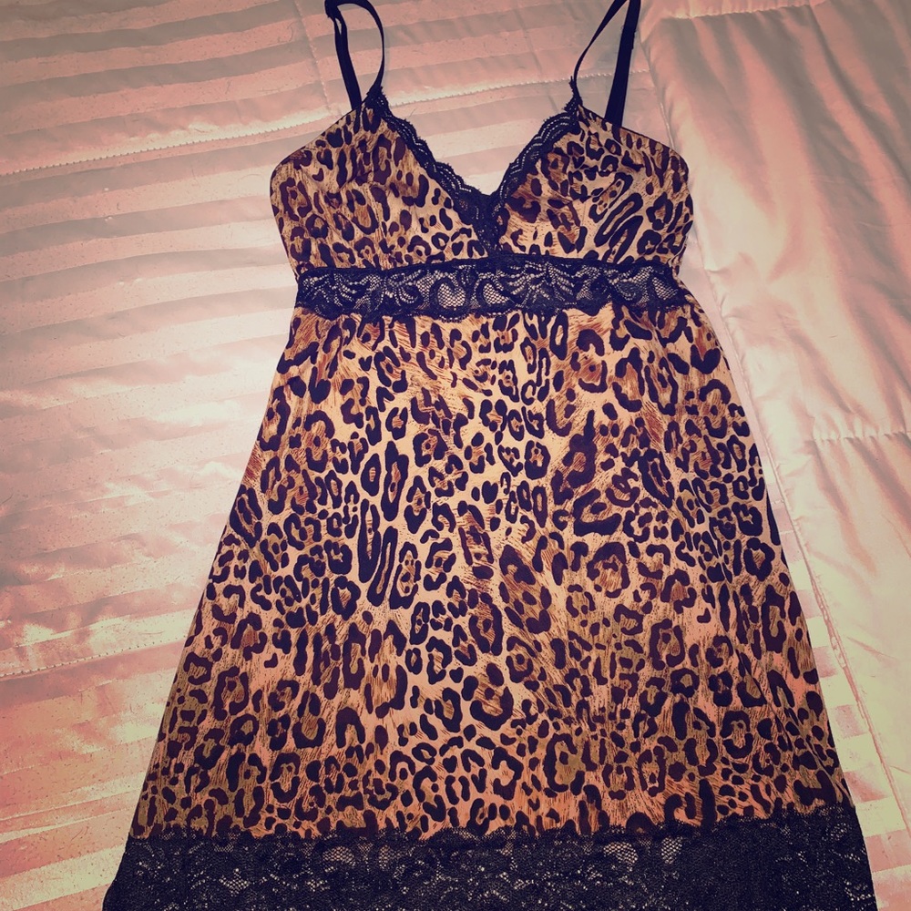 Leopard Slip